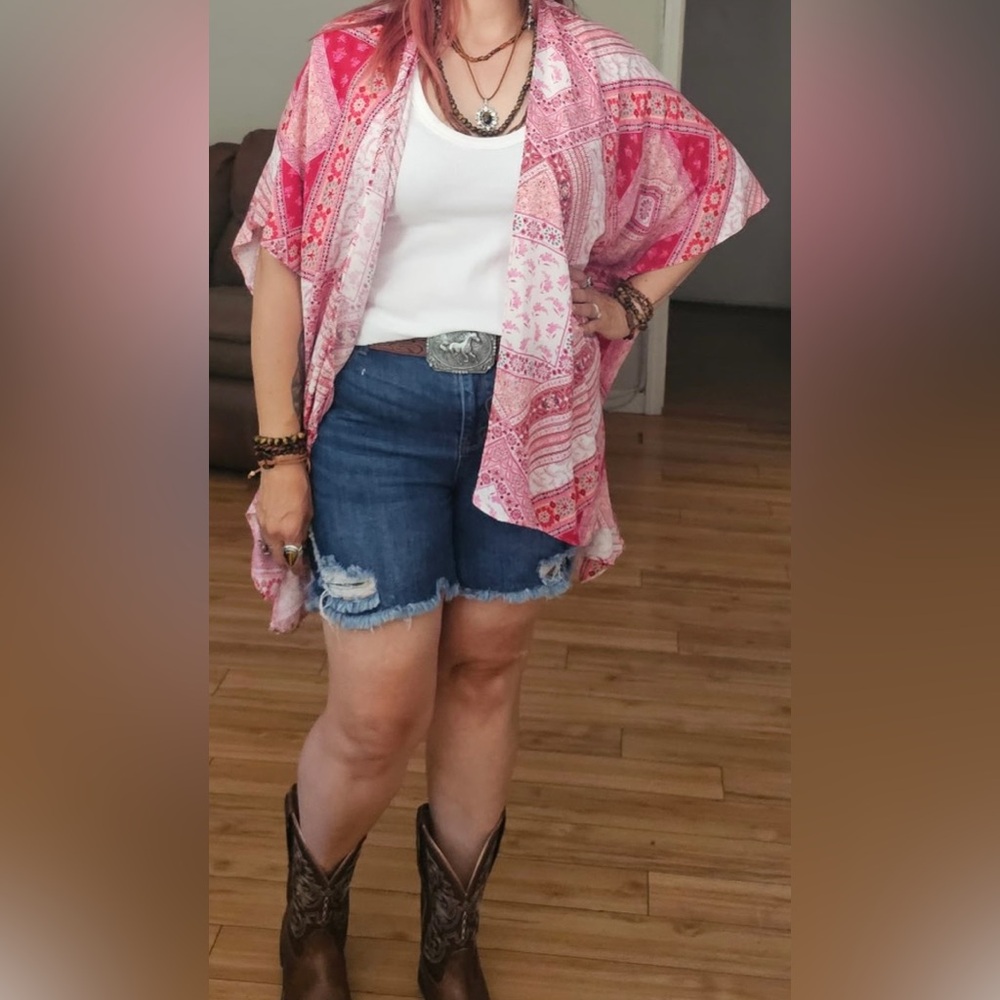 96. Altar'd State Pink and Red Floral Kimono